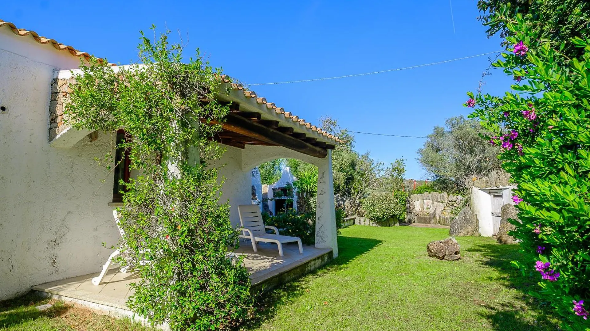 Sardinia Family Villas - Villa Eloisa With Private Pool San Pantaleo