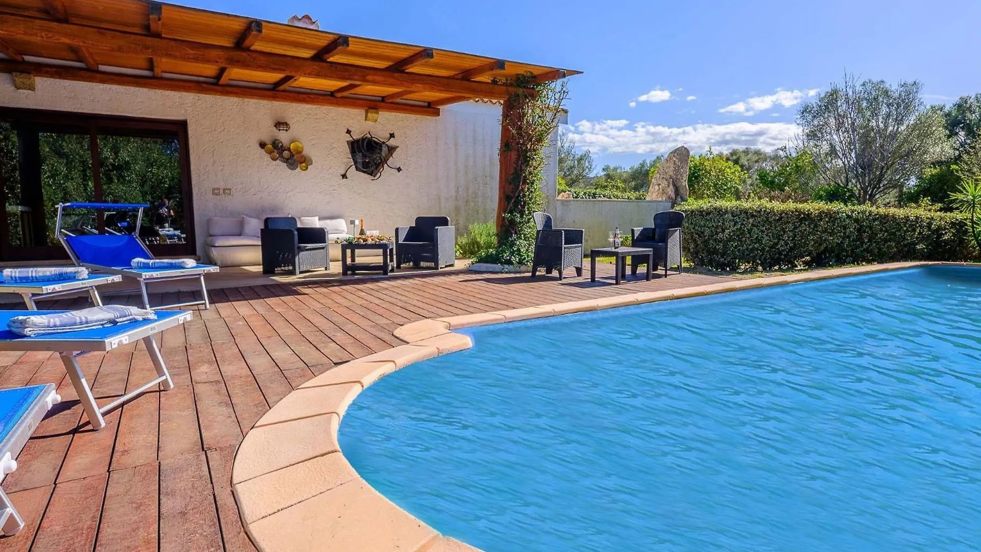 Sardinia Family Villas - Villa Eloisa With Private Pool San Pantaleo